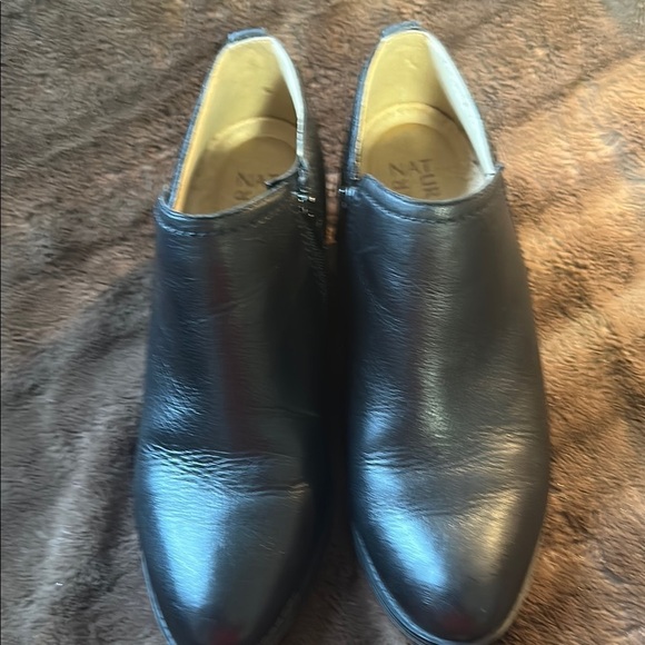 NATURALIZER Zarie Black Leather Bootie Sz 10 - Picture 1 of 13
